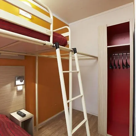 Premiere Classe Grenoble Nord - Отель 2*
