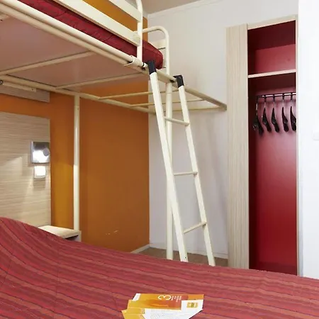 Premiere Classe Grenoble Nord - Отель 2*