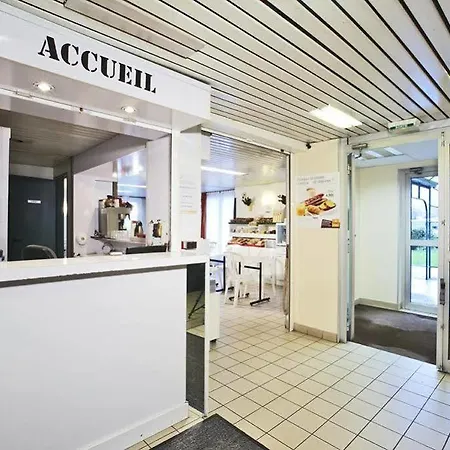 Premiere Classe Grenoble Nord - Отель 2*
